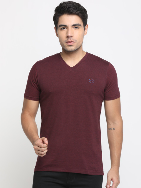 

Masculino Latino Men Maroon Solid V-Neck T-shirt
