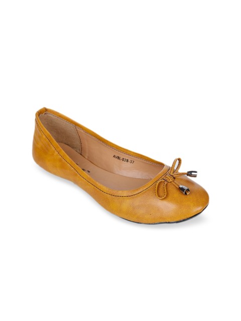 

Bruno Manetti Women Tan Solid Bow Ballerinas