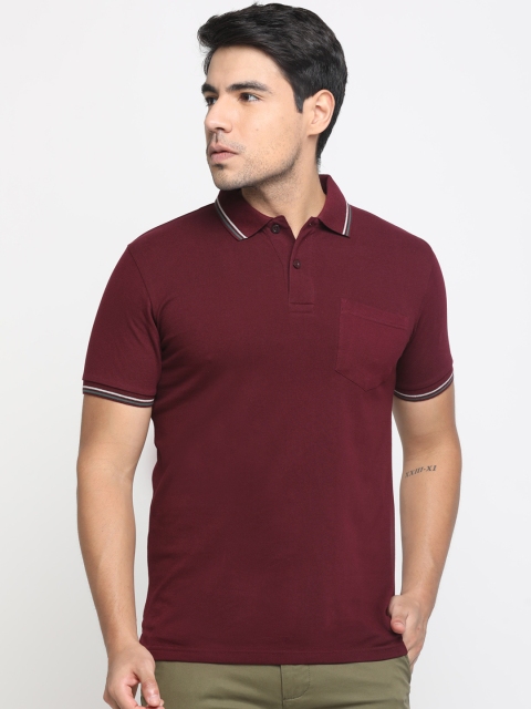 

Masculino Latino Men Maroon Solid Polo Collar T-shirt