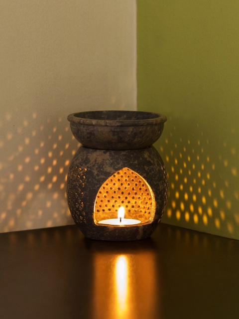 

ExclusiveLane Grey The Gleaming Mughal Jali' Aroma Diffuser In Soapstone