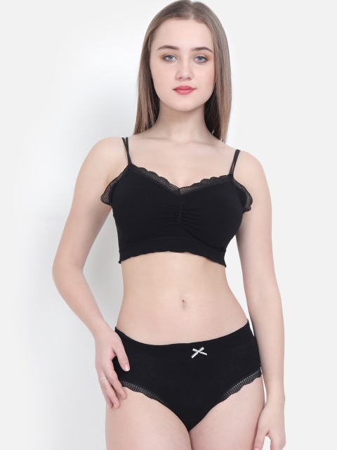 

Golden Girl Women Black Solid Lingerie Set