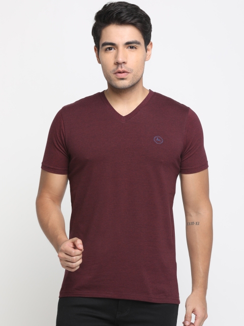 

Masculino Latino Men Maroon Solid V-Neck T-shirt