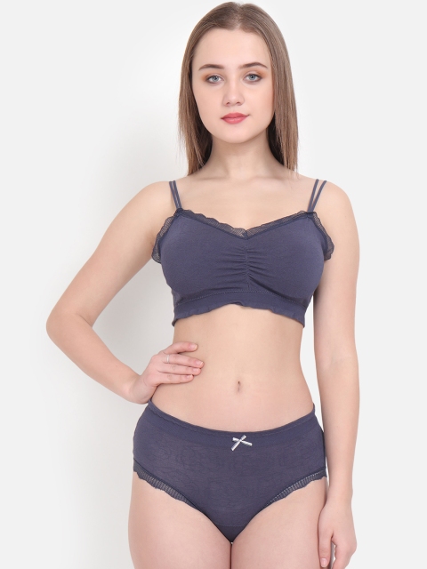 

Golden Girl Women Charcoal Grey Solid Sports Lingerie Set Set Sports_D.Grey_30A