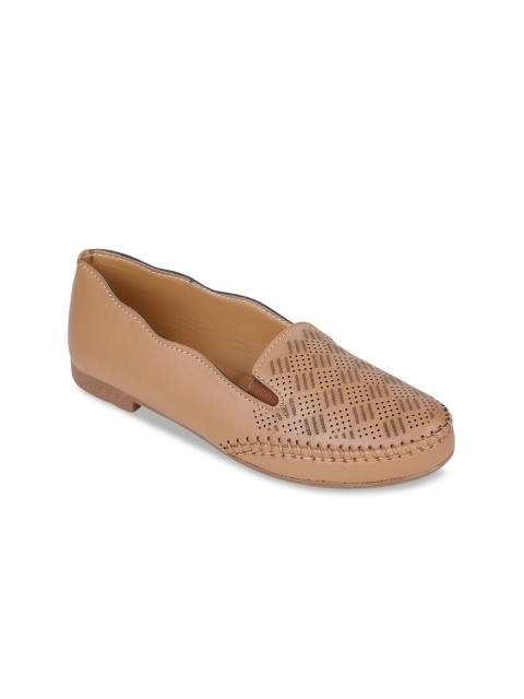 

Bruno Manetti Women Tan Brown Textured Loafers