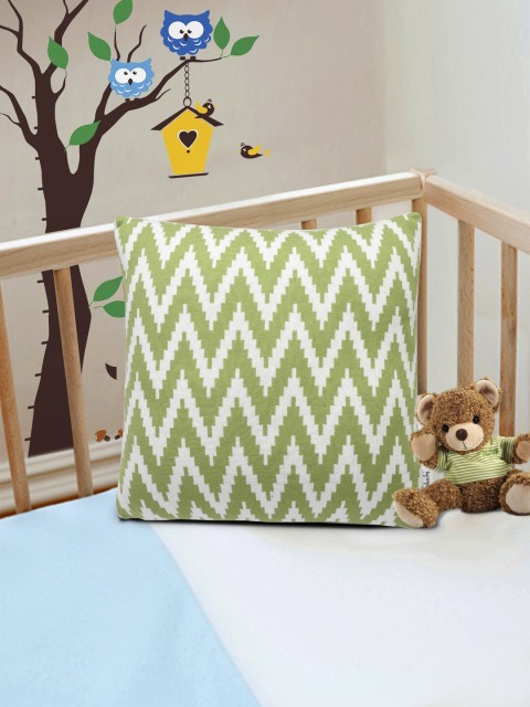

Pluchi Green & White Single Geometric Square Cotton Knitted Cushion Cover