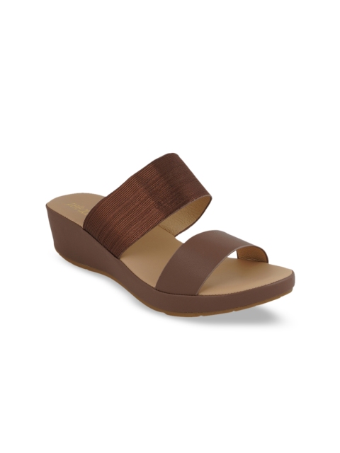 

pelle albero Women Khaki Solid Wedges