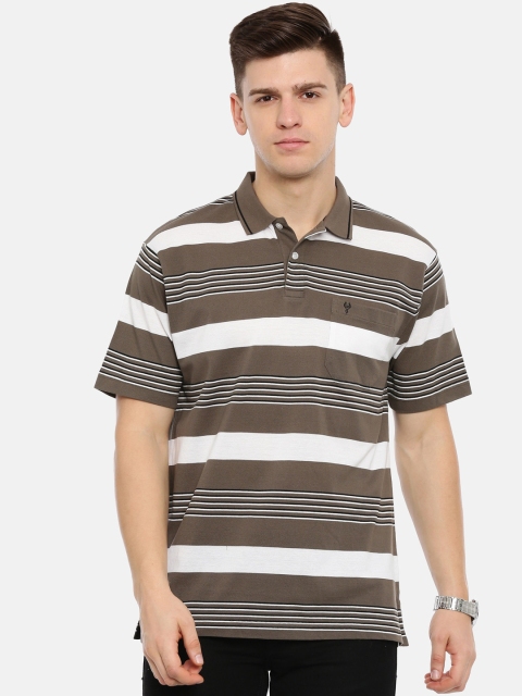 

Classic Polo Men White Striped Polo Collar T-shirt