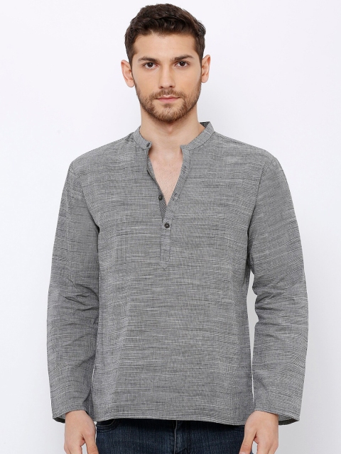 

SALWAR STUDIO Men Black & White Woven Design Straight Kurta