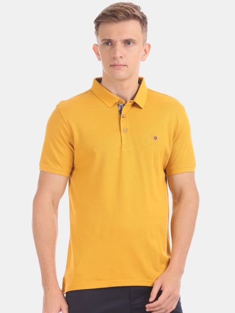 

True Blue Men Yellow Solid Polo Collar T-shirt