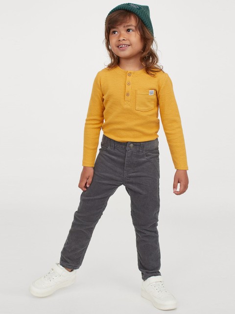 

H&M Boys Charcoal Grey Solid Slim Fit Corduroy Trousers