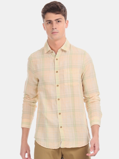 

True Blue Men Beige Slim Fit Checked Casual Shirt