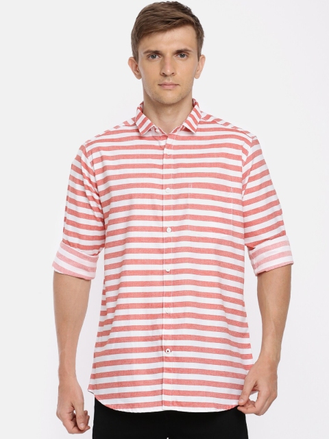 

Cross Court Men Red & White Regular Fit Striped Casual Shirt
