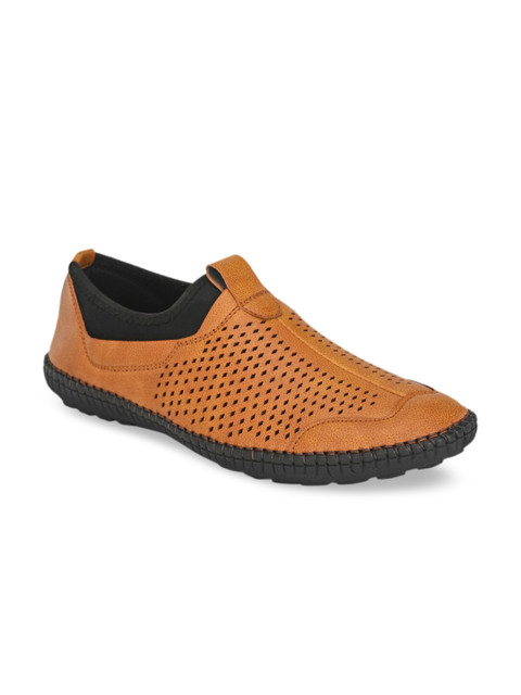 

Fentacia Men Tan Brown Slip-On Sneakers