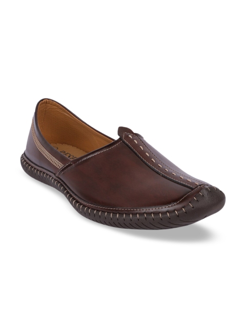 

Respiro Men Brown Solid Mojaris
