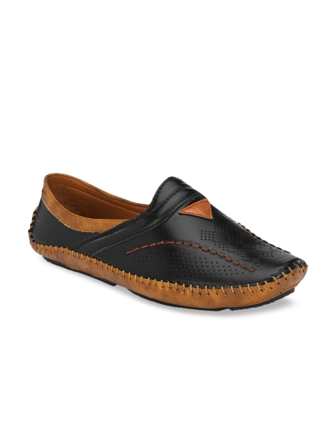 

Big Fox Men Black & Tan Brown Solid Slip-On Sneakers