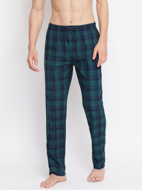 

Crimsoune Club Men Green Checked Lounge Pants