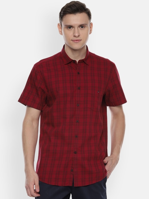 

Louis Philippe Sport Men Red & Black Slim Fit Checked Casual Shirt