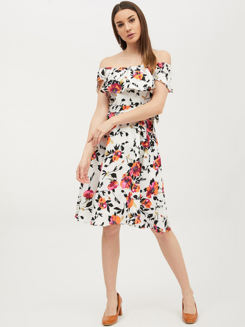 

Harpa Women Cream-Coloured & Red Floral Printed Fit and Flare Dress