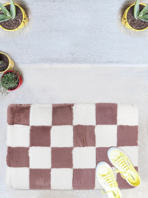 

Cortina White & Brown Checked Anti-Skid Doormat