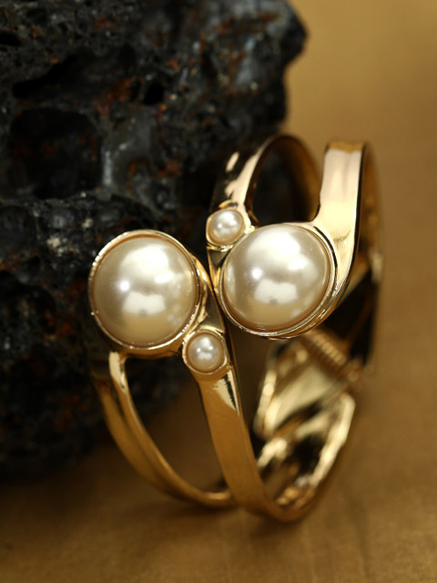 

ANIKAS CREATION Women Gold-Plated Handcrafted Cuff Bracelet