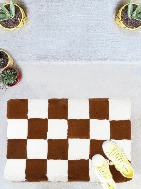 

Cortina White & Brown Checked Anti-Skid Doormat