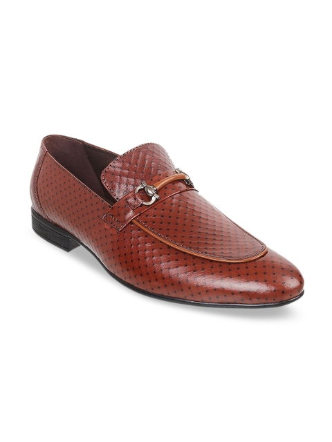 

Mochi Men Brown Textured Leather Loafers