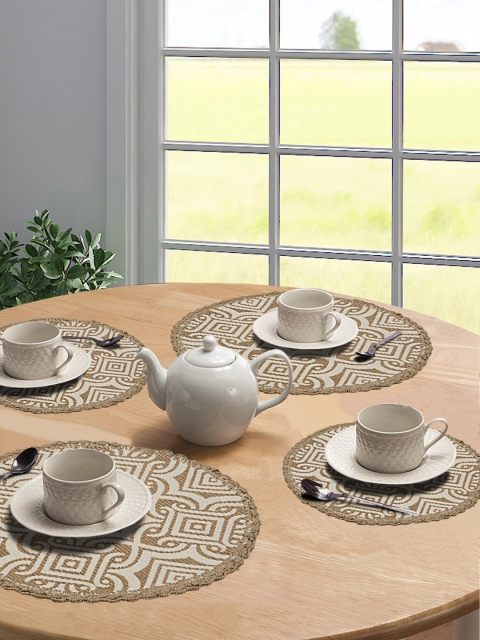 

Saral Home Unisex Set Of 4 Beige & Brown Decorative Crochet Anti-Skid Table Mat
