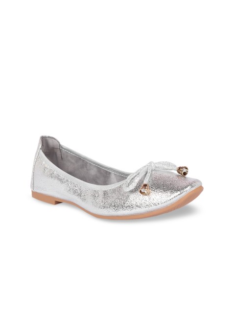 

Sole To Soul Women Silver-Toned Solid Ballerinas