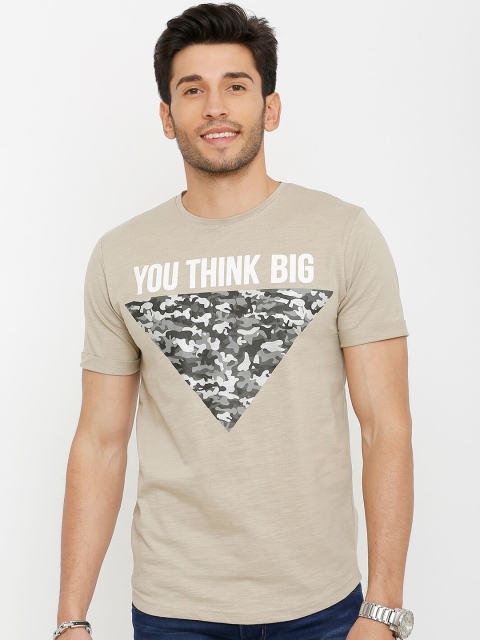 

Rex Straut Jeans Men Beige & White Camouflage Printed Round Neck T-shirt