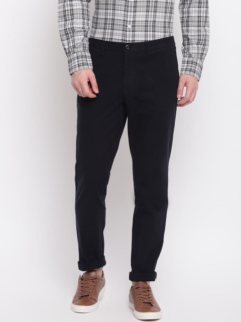 

GANT Men Black Tapered Fit Solid Regular Trousers