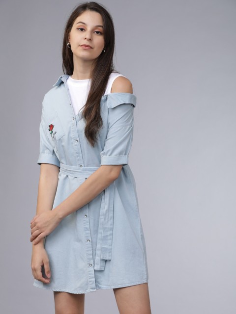 

Tokyo Talkies Women Blue Solid Denim Pinafore Dress