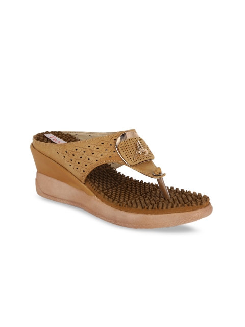 

TRASE Women Beige Textured Sandals