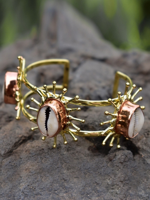

ZeroKaata Gold-Plated Classic Kori Shell Handcrafted Cuff Bracelet