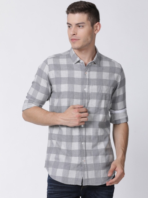 

Mucho Solo Men Grey Slim Fit Checked Casual Shirt