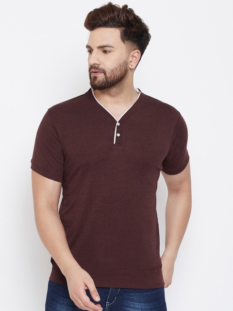 

wesquare Men Burgundy Solid Henley-Neck Cotton T-shirt