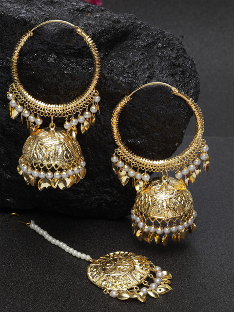 

DUGRISTYLE Gold-Plated Dome Shaped Jhumkas With Maang Teeka