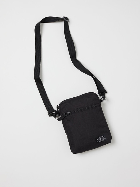 

H&M Men Black Solid Shoulder Bag
