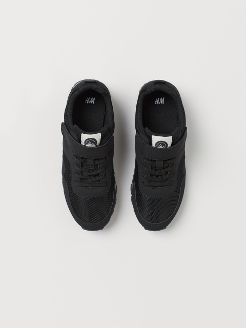 

H&M Boys Black Trainers