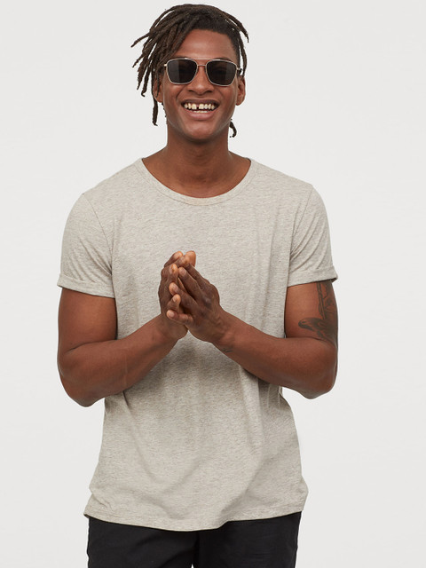 

H&M Men Beige Solid Slub Jersey T-shirt