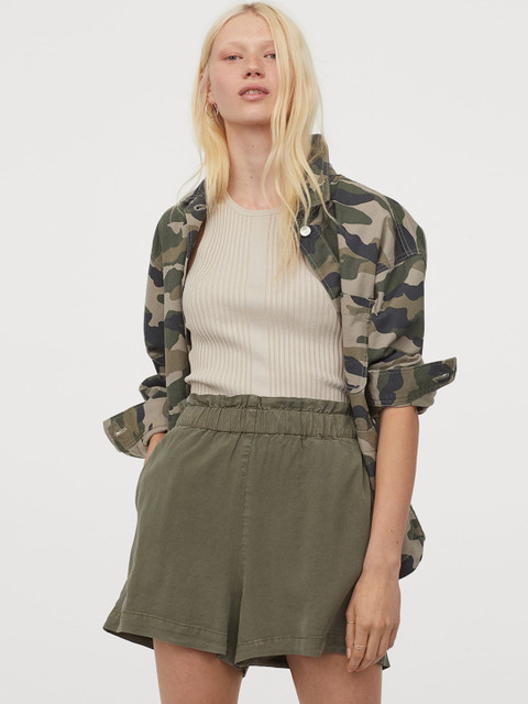 

H&M Women Olive Green Solid Pull-On Lyocell-Blend Shorts