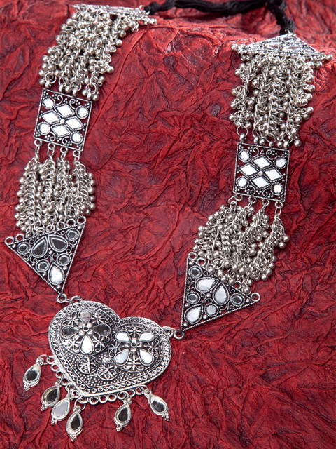 

Moedbuille Silver Handcrafted Mirror Studded Necklace