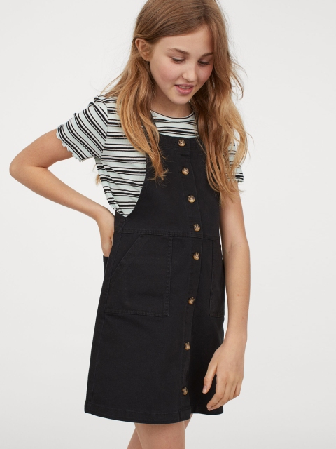 

H&M Girls Black Solid Cotton Twill Dungaree Dress