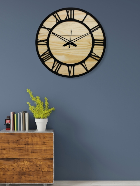 

Aura Cream-Coloured & Black Round Solid Analogue Wall Clock
