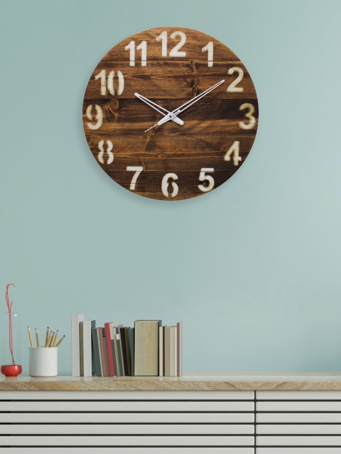 

AURA Brown Twelve Players Wooden Designer Wall Clock