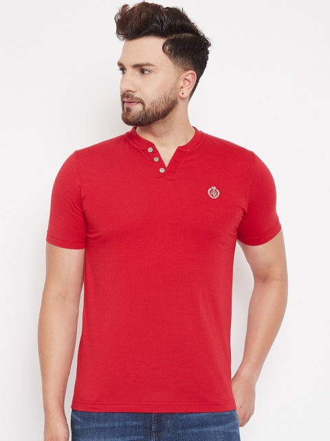 

Adobe Men Red Solid Henley Neck T-shirt