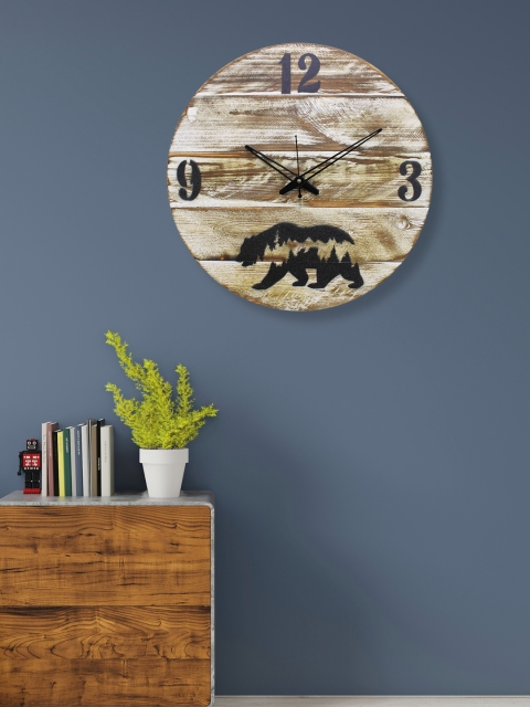 

Aura Off-White & Beige Round Printed 15 Inch Analogue Wall Clock