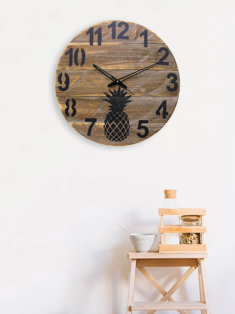 

Aura Brown Round Solid Analogue Wall Clock