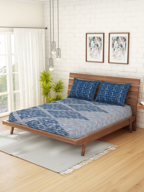 

CORE Designed by SPACES Blue & Navy Blue Geometric 210 TC Cotton 1 Queen Bedsheet with 2 Pillow Covers