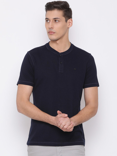 

Richlook Men Navy Blue Solid Mandarin Collar T-shirt