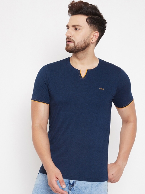 

Adobe Men Blue Solid Round Neck T-shirt